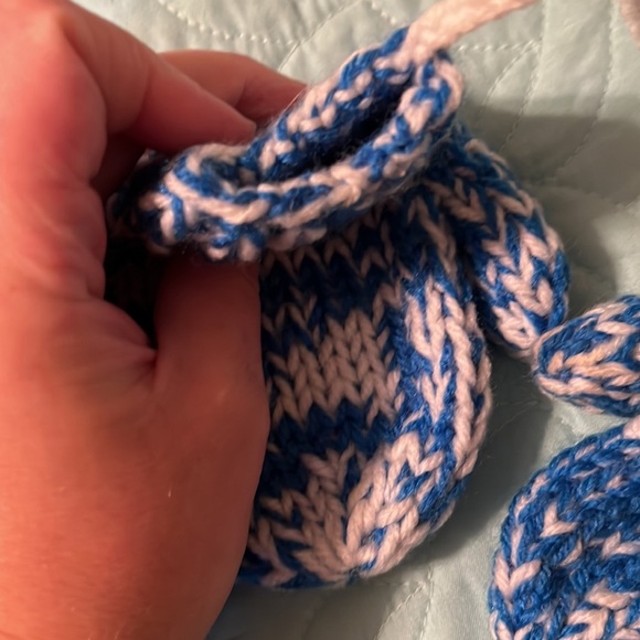 Handmade Knit Mittens with String - Picture 6 of 8